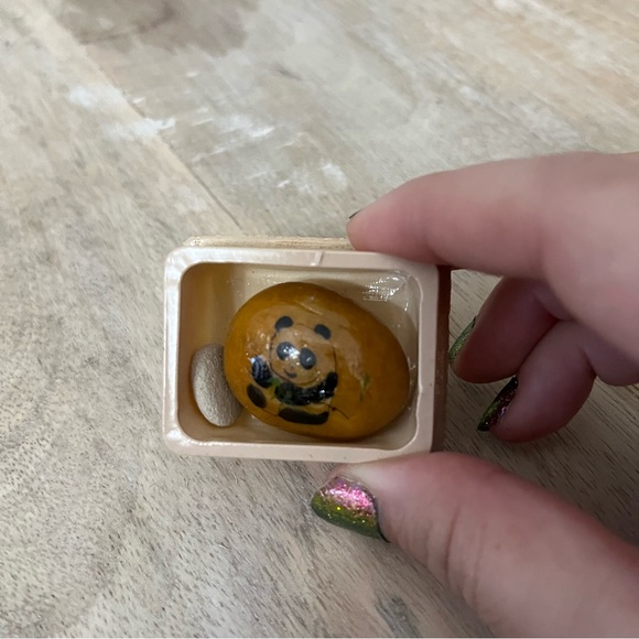 Vintage Hand Painted Stones from Three Gorges China - Picture 6 of 10